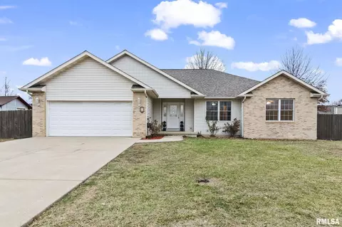255 Possum Pass Ct, Sherman, IL 62684