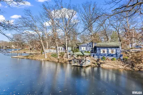 16909 Forest Ln, Carlinville, IL 62626