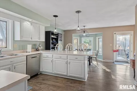 Kitchen - 2520 Argonne Ave, Springfield, IL 62704 photo 1 of 6