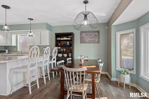 Dining - 2520 Argonne Ave, Springfield, IL 62704 photo 2 of 3