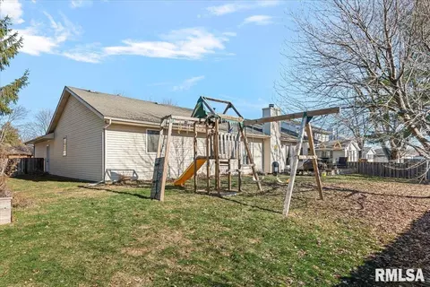Exterior - 2520 Argonne Ave, Springfield, IL 62704 photo 5 of 6
