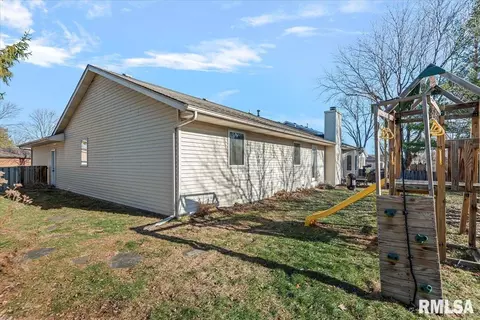 Exterior - 2520 Argonne Ave, Springfield, IL 62704 photo 4 of 6