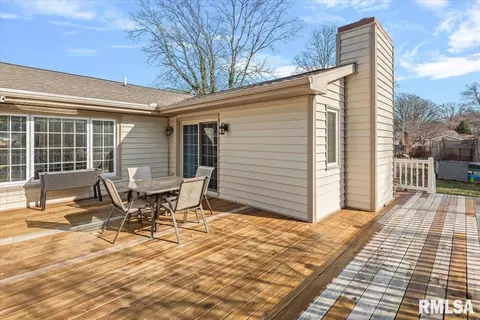 Exterior - 2308 Westview Dr, Springfield, IL 62704 photo 4 of 6