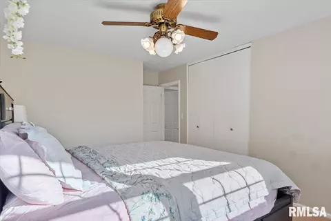 Bedroom - 2308 Westview Dr, Springfield, IL 62704 photo 5 of 7