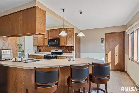 Kitchen - 2308 Westview Dr, Springfield, IL 62704 photo 3 of 3