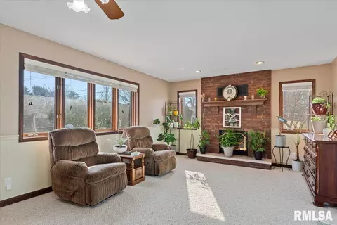 Living - 2308 Westview Dr, Springfield, IL 62704 photo 1 of 2