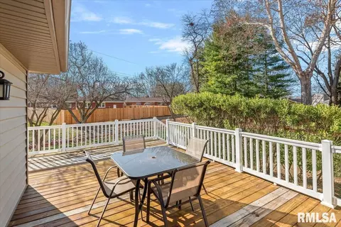 Exterior - 2308 Westview Dr, Springfield, IL 62704 photo 3 of 6