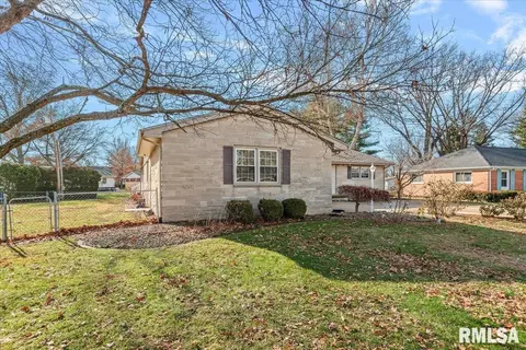 Exterior - 2308 Westview Dr, Springfield, IL 62704 photo 2 of 6