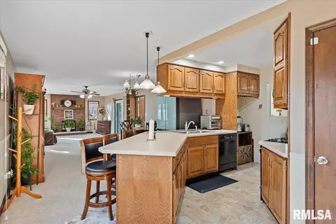 Kitchen - 2308 Westview Dr, Springfield, IL 62704 photo 2 of 3
