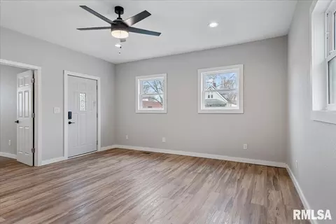 Living - 1022 N Walnut St, Springfield, IL 62702 photo 1 of 1