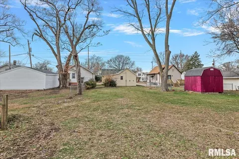 Exterior - 1022 N Walnut St, Springfield, IL 62702 photo 4 of 4