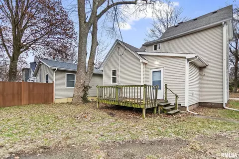 Exterior - 631 W Edwards St, Springfield, IL 62704 photo 4 of 5