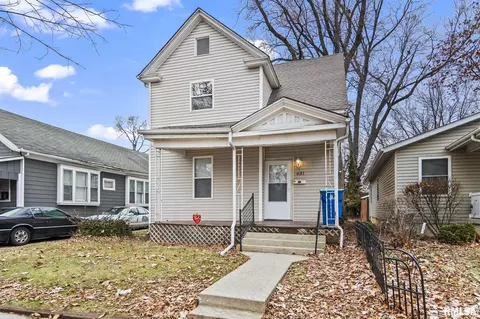Exterior - 631 W Edwards St, Springfield, IL 62704 photo 2 of 5