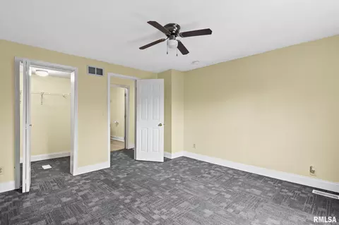 Bedroom - 631 W Edwards St, Springfield, IL 62704 photo 6 of 10