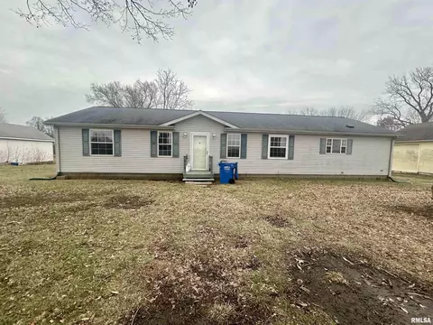 319 S Sheridan St, Edinburg, IL 62531