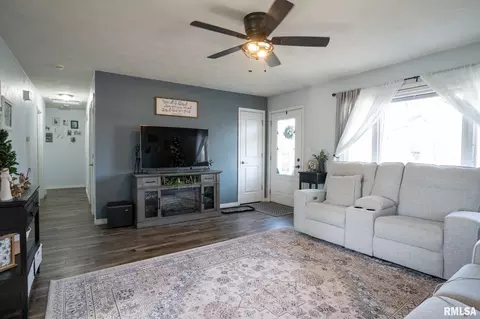 2212 W Washington St, Springfield, IL 62702 photo 3