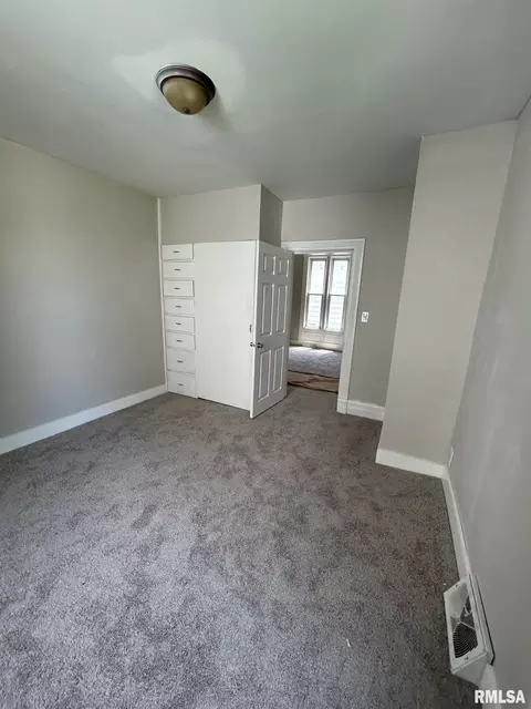 Bedroom - 318 S State St, Springfield, IL 62704 photo 3 of 8