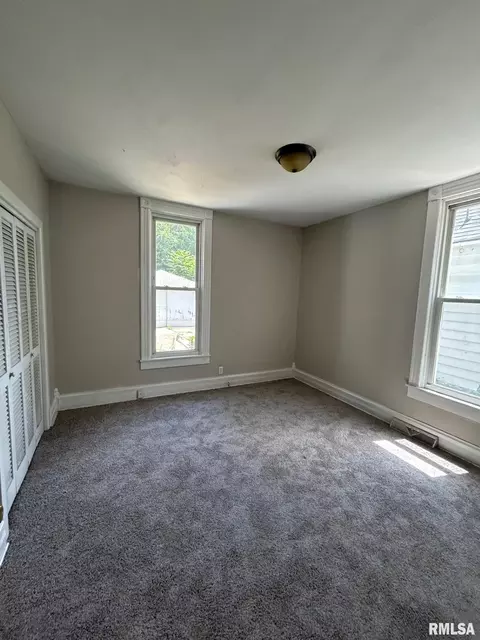 Bedroom - 318 S State St, Springfield, IL 62704 photo 4 of 8