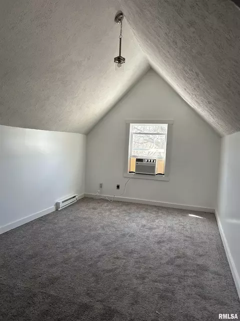 Bedroom - 318 S State St, Springfield, IL 62704 photo 7 of 8