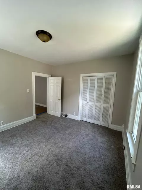 Bedroom - 318 S State St, Springfield, IL 62704 photo 5 of 8