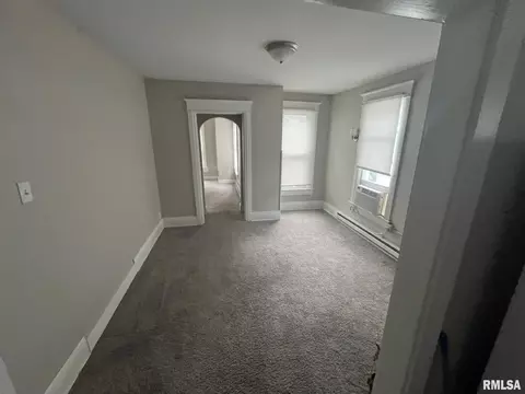 Bedroom - 318 S State St, Springfield, IL 62704 photo 1 of 8