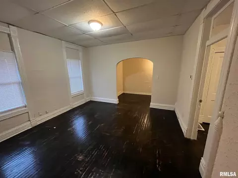 830 W Jefferson St, Springfield, IL 62702 photo 3