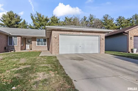 5214 Carlton Dr, Springfield, IL 62703