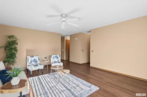 5214 Carlton Dr, Springfield, IL 62703 photo 5