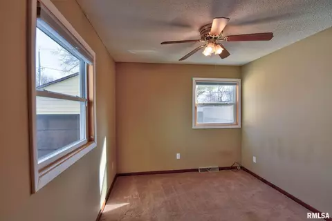 Bedroom - 1908 N 19th St, Springfield, IL 62702 photo 8 of 13