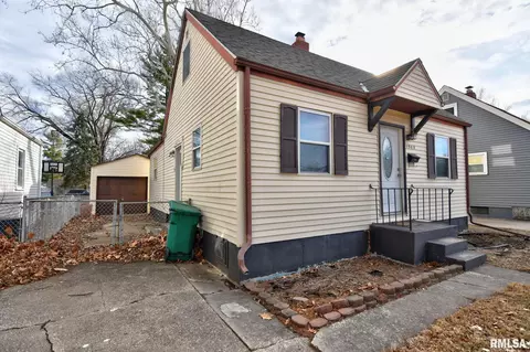Exterior - 1908 N 19th St, Springfield, IL 62702 photo 5 of 9