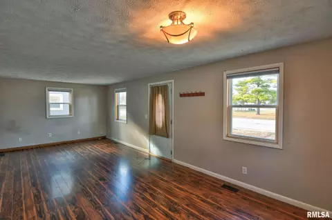 Living - 1908 N 19th St, Springfield, IL 62702 photo 1 of 5