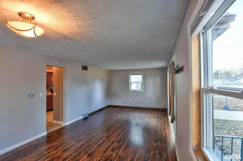 Living - 1908 N 19th St, Springfield, IL 62702 photo 2 of 5