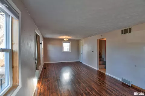 Living - 1908 N 19th St, Springfield, IL 62702 photo 4 of 5