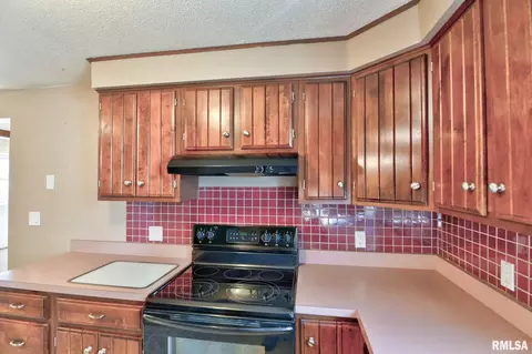Kitchen - 1908 N 19th St, Springfield, IL 62702 photo 1 of 5