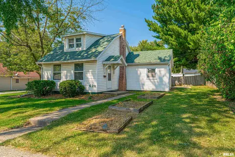 626 7th St, Lincoln, IL 62656