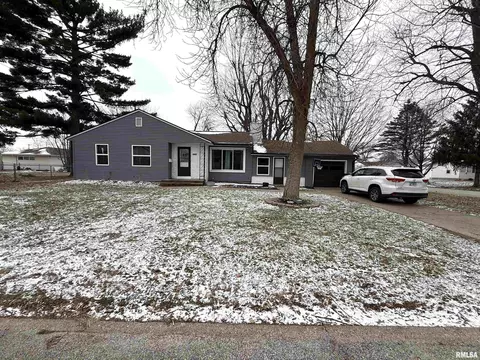 3230 N College Ave, Quincy, IL 62301