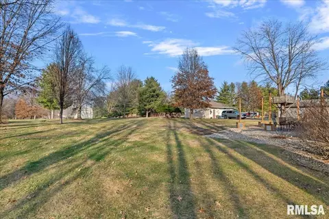 Exterior - 641 Foxtail Ln, Springfield, IL 62707 photo 10 of 10