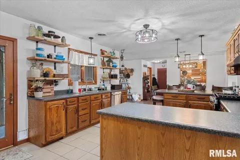 Kitchen - 641 Foxtail Ln, Springfield, IL 62707 photo 4 of 4