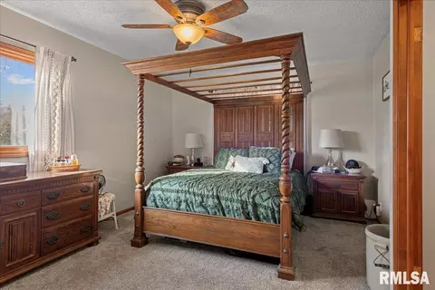 Bedroom - 641 Foxtail Ln, Springfield, IL 62707 photo 1 of 5