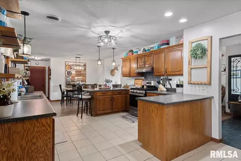 Other - 641 Foxtail Ln, Springfield, IL 62707 photo 10 of 16