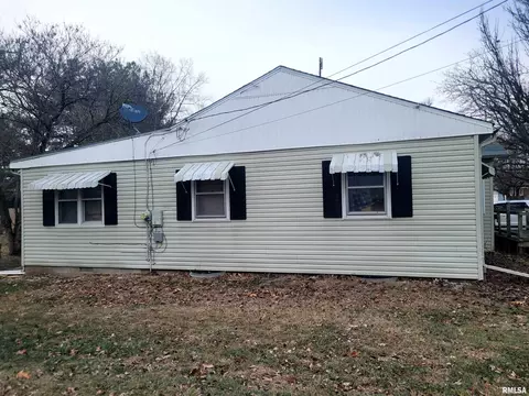 Exterior - 210 S White St, Macomb, IL 61455 photo 3 of 3