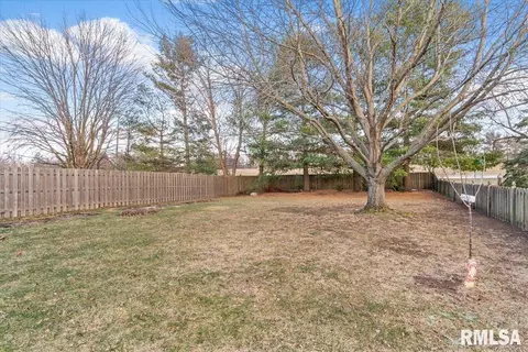1710 Devonwood Dr, Springfield, IL 62704 photo 32