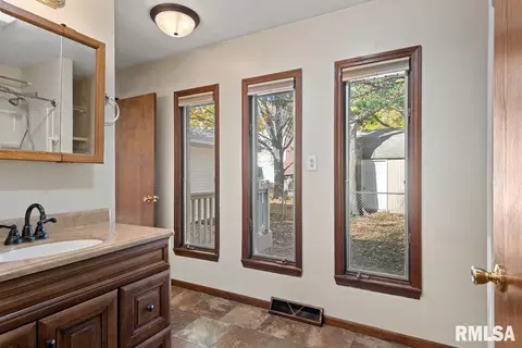 161 Cypress Point Dr, Springfield, IL 62704 photo 32