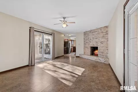 161 Cypress Point Dr, Springfield, IL 62704 photo 17