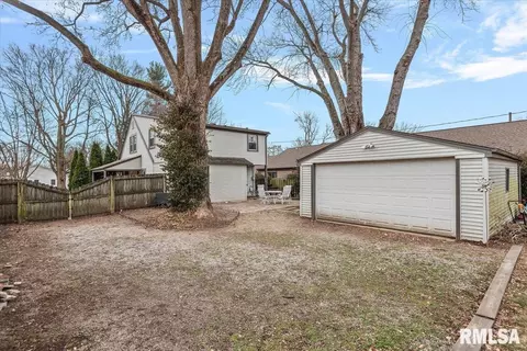 Exterior - 2021 Cardinal Dr, Springfield, IL 62704 photo 6 of 7