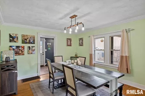 Dining - 2021 Cardinal Dr, Springfield, IL 62704 photo 1 of 4
