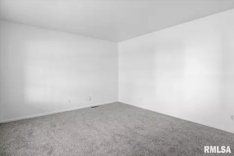 Living - 1820 Fairmont Dr, Springfield, IL 62702 photo 2 of 6