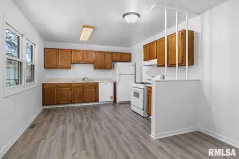Other - 1820 Fairmont Dr, Springfield, IL 62702 photo 3 of 5