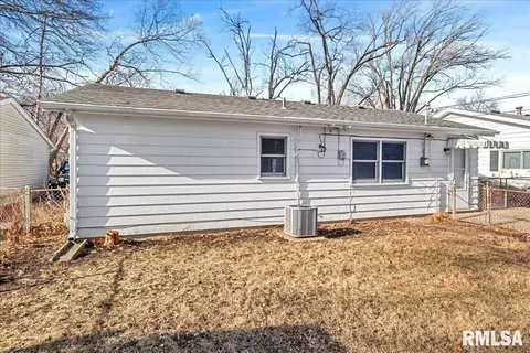 Exterior - 1820 Fairmont Dr, Springfield, IL 62702 photo 3 of 3