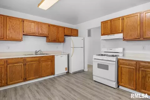 Kitchen - 1820 Fairmont Dr, Springfield, IL 62702 photo 1 of 1
